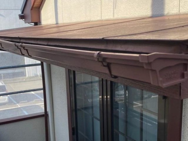 加古川市の雹で破損した樋